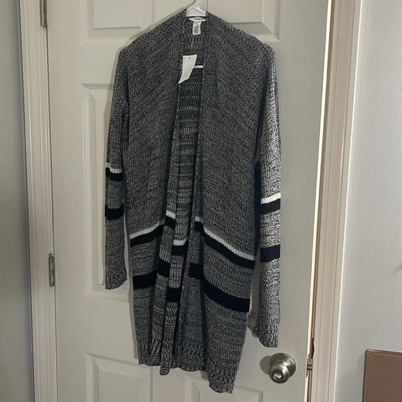 Zumiez Women's grey white black sleeved cardigan , Size L - Picture 6 of 6